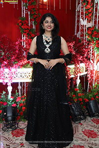 Lakshmi Priya Glam stills in Black Dress, HD Gallery