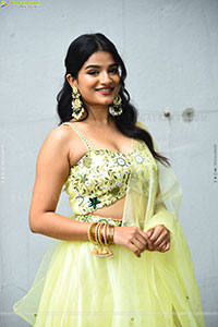 Satwika at Veta Movie Launch, HD Gallery