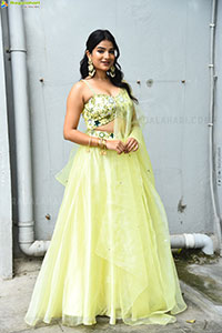 Satwika at Veta Movie Launch, HD Gallery