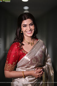 Varalaxmi Sarathkumar at Kurma Avatar Movie Teaser Launch