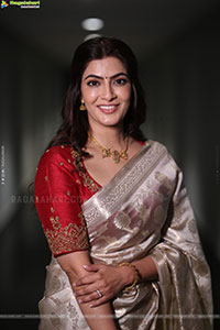 Varalaxmi Sarathkumar at Kurma Avatar Movie Teaser Launch