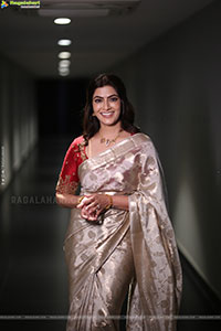 Varalaxmi Sarathkumar at Kurma Avatar Movie Teaser Launch