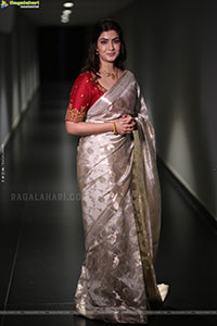 Varalaxmi Sarathkumar at Kurma Avatar Movie Teaser Launch