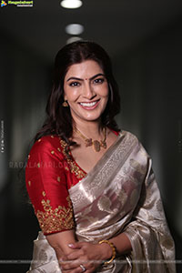 Varalaxmi Sarathkumar at Kurma Avatar Movie Teaser Launch