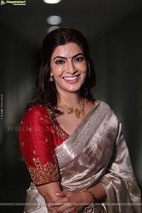 Varalaxmi Sarathkumar at Kurma Avatar Movie Teaser Launch