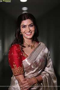 Varalaxmi Sarathkumar at Kurma Avatar Movie Teaser Launch