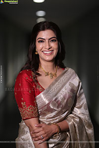 Varalaxmi Sarathkumar at Kurma Avatar Movie Teaser Launch