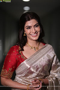 Varalaxmi Sarathkumar at Kurma Avatar Movie Teaser Launch