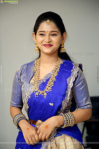 Vasavi Ganeshan at Hushar Pittalu Press Meet