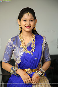 Vasavi Ganeshan at Hushar Pittalu Press Meet