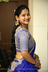 Vasavi Ganeshan at Hushar Pittalu Press Meet