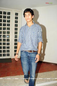 Akhil Akkineni at Nagarjuna Birthday 2009