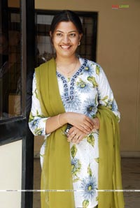 Singer Geetha Madhuri Photo Gallery