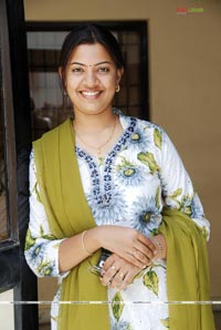 Singer Geetha Madhuri Photo Gallery