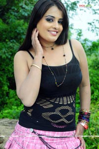 Roopa Kaur at Shabari Sets
