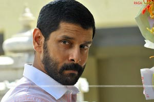 Vikram Photo Gallery from Mallanna