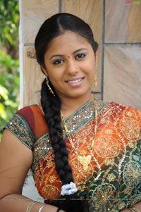 Download Actress Sunakshi Posters (High Resolution)