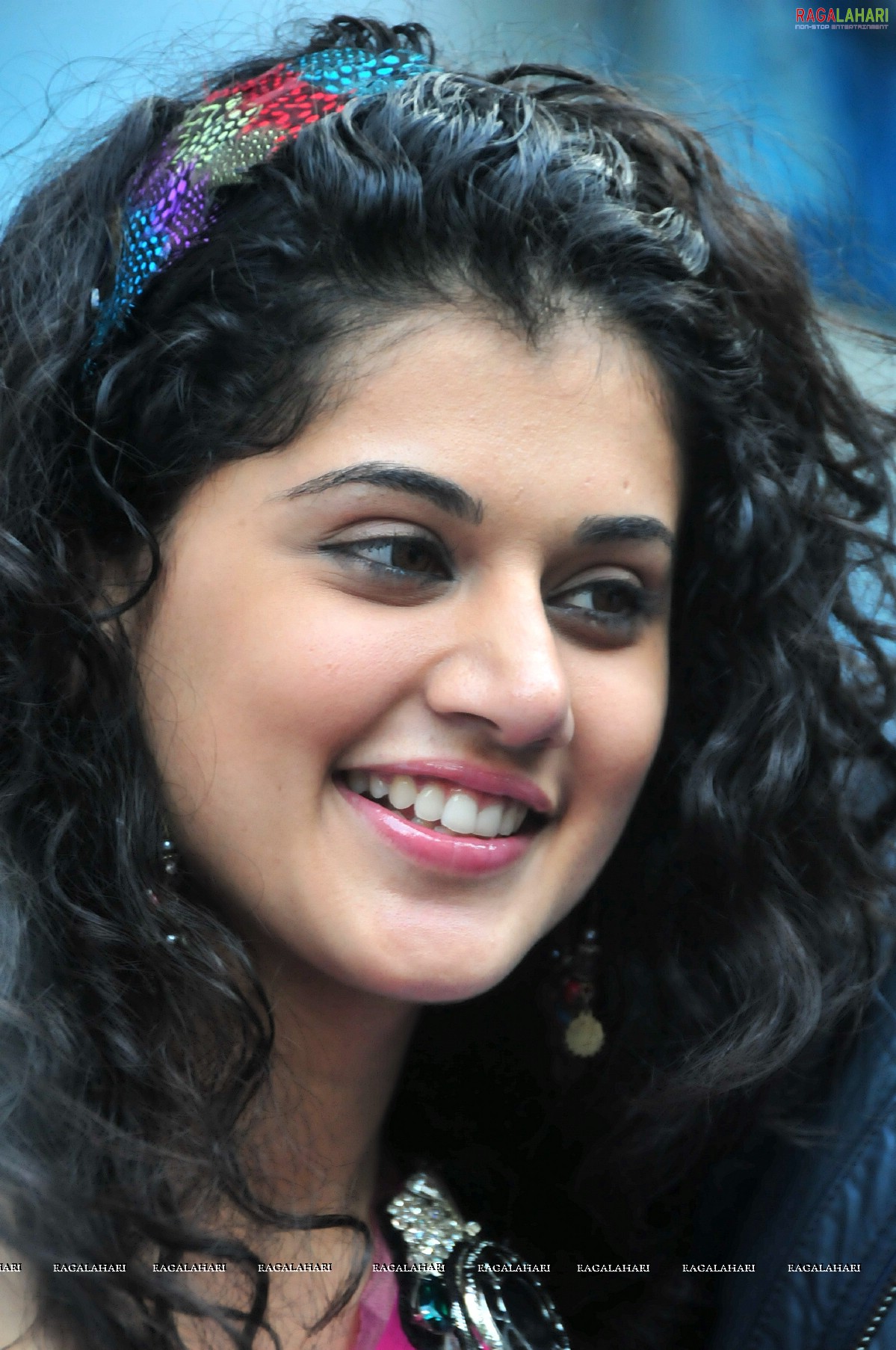 Taapsee (Hi-Res)