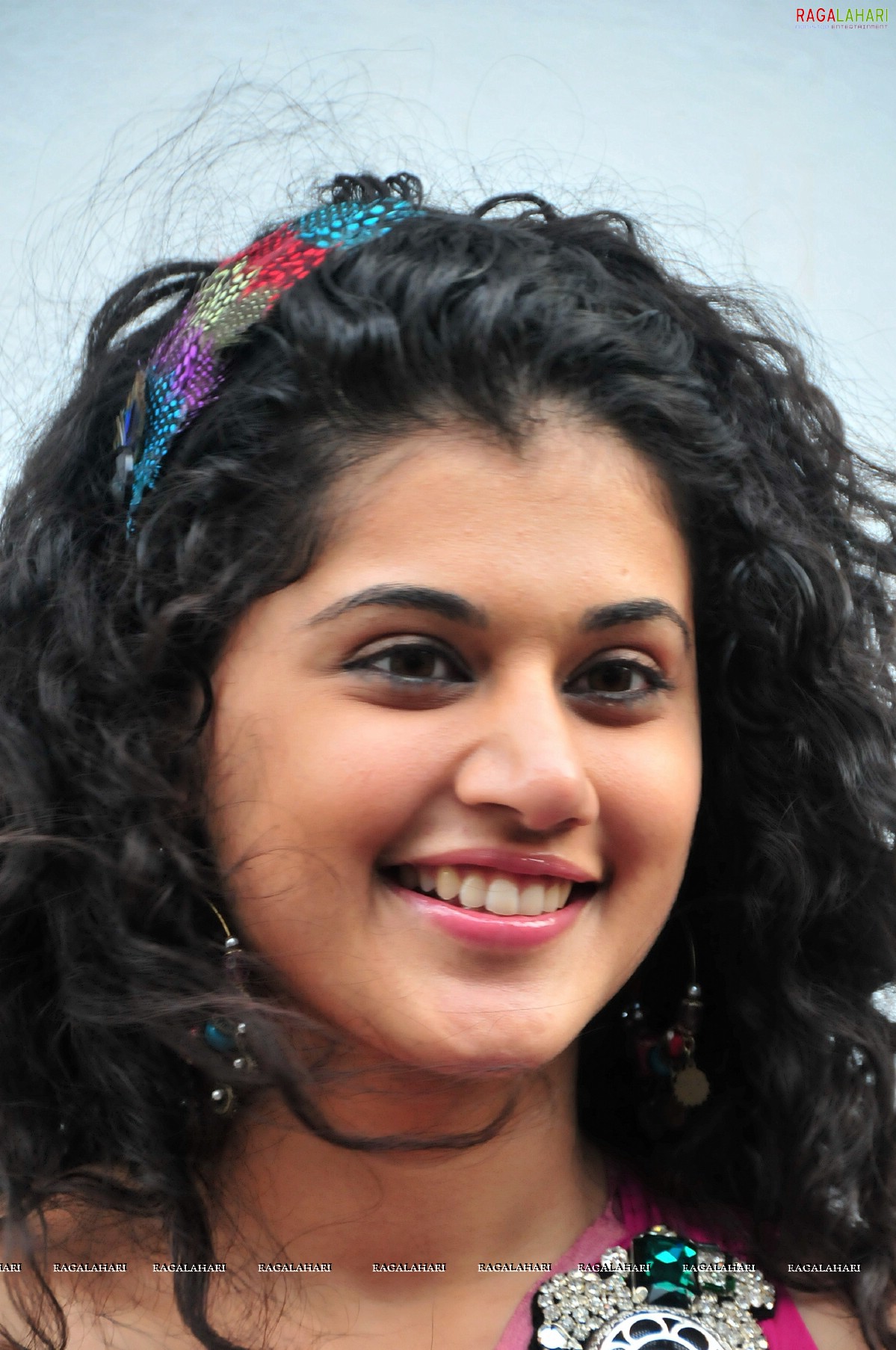 Taapsee (Hi-Res)