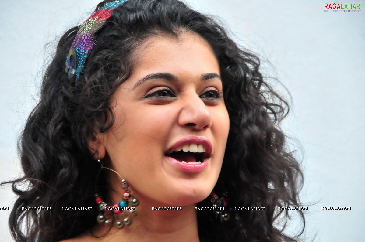 Taapsee (Hi-Res)