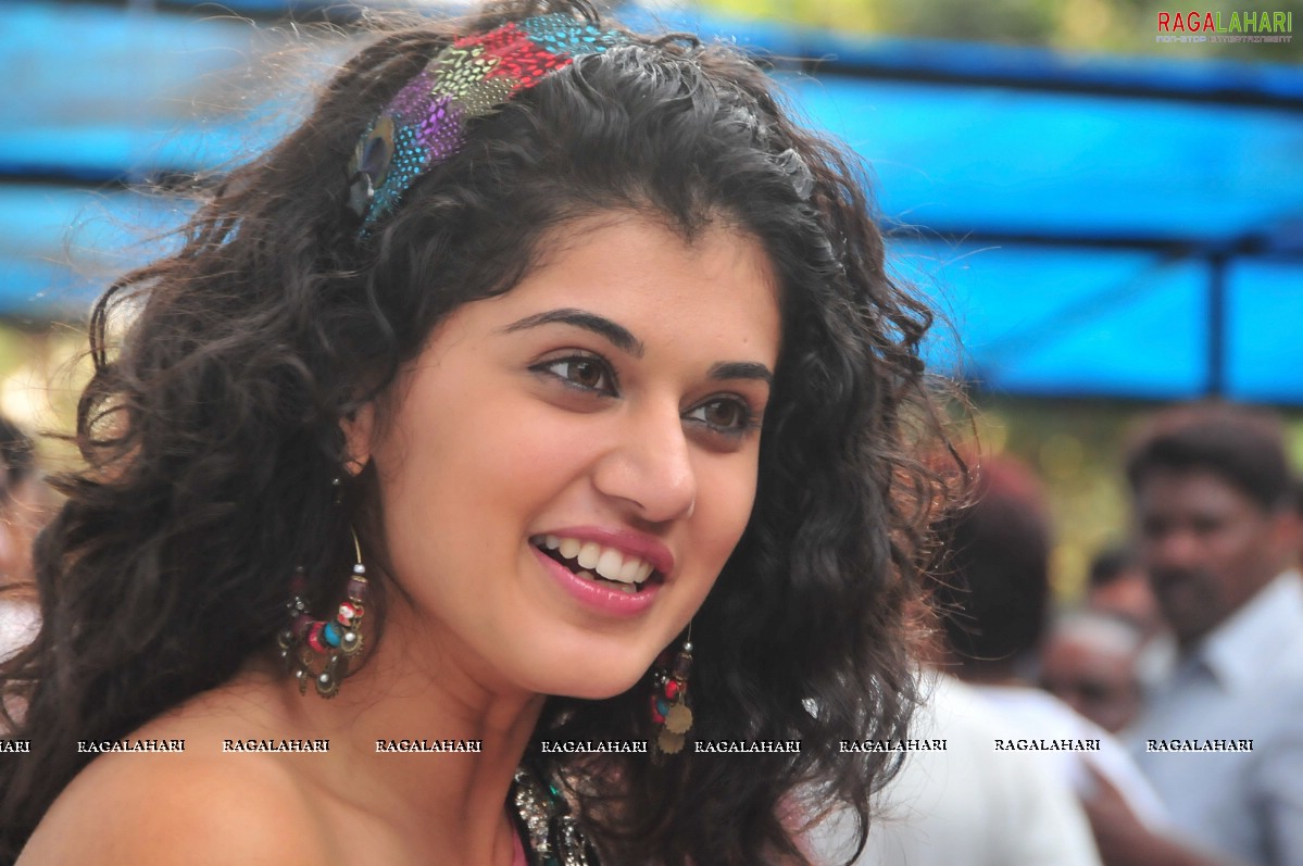 Taapsee (Hi-Res)