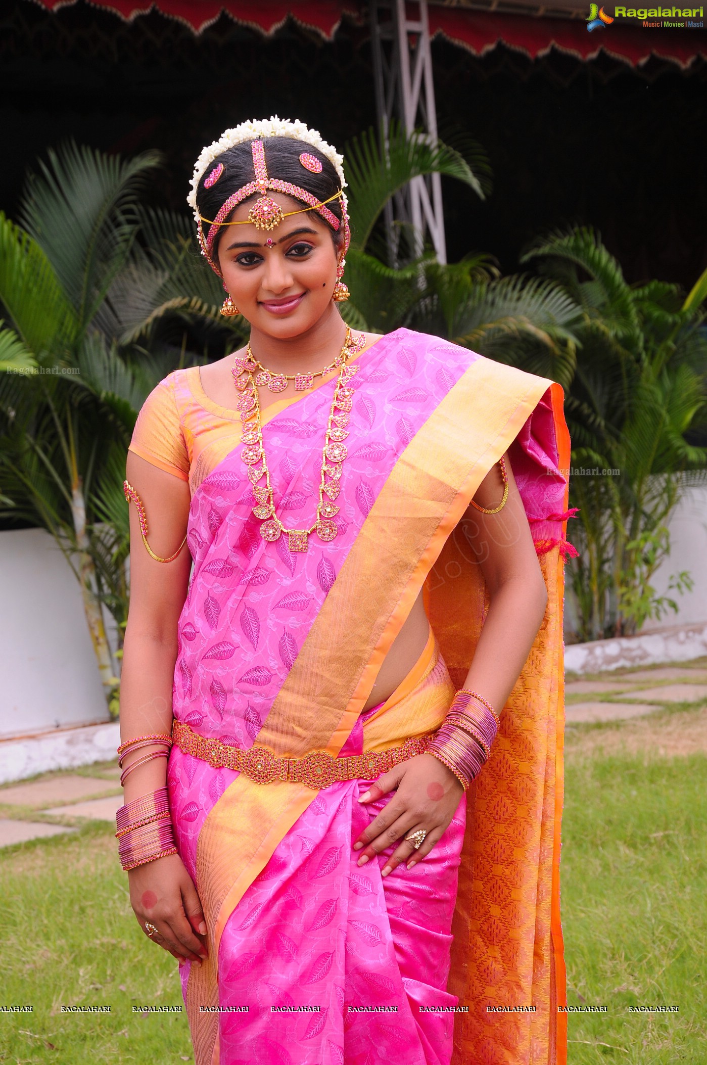 Priyamani in Wedding Dress, Photo Gallery, Images