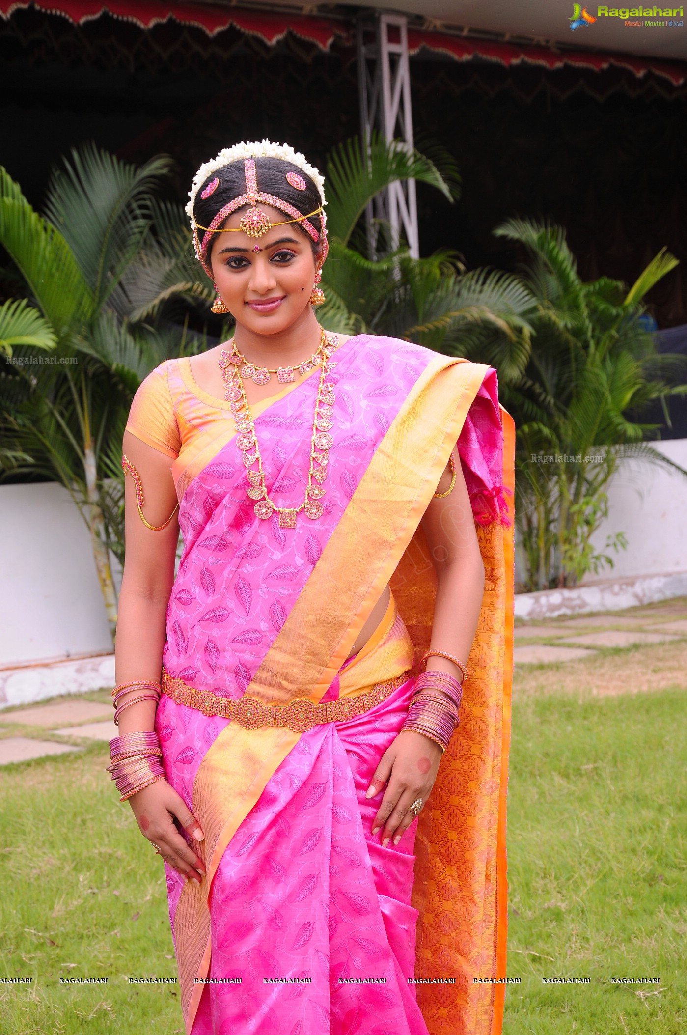 Priyamani in Wedding Dress, Photo Gallery, Images