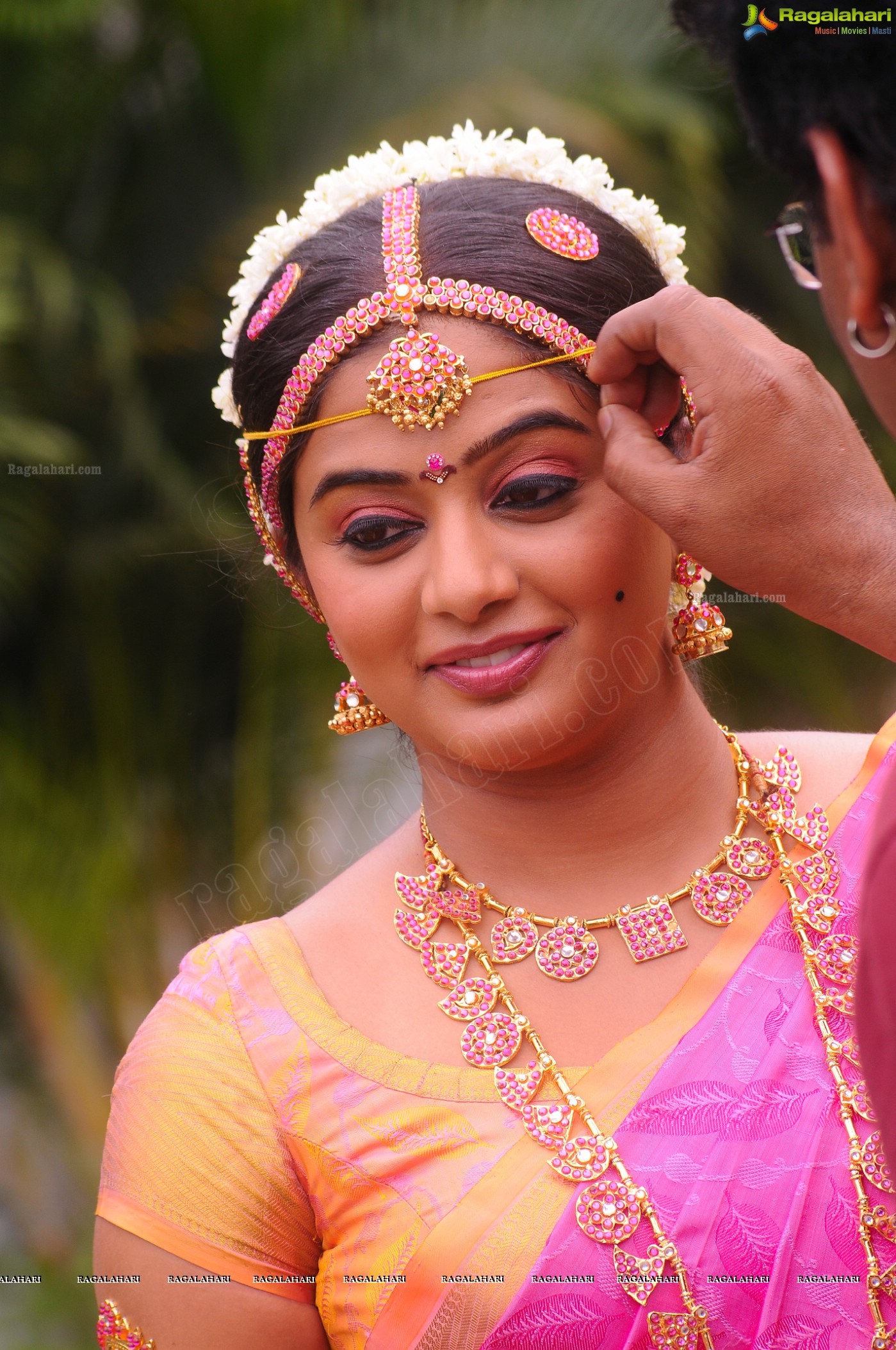 Priyamani in Wedding Dress, Photo Gallery, Images