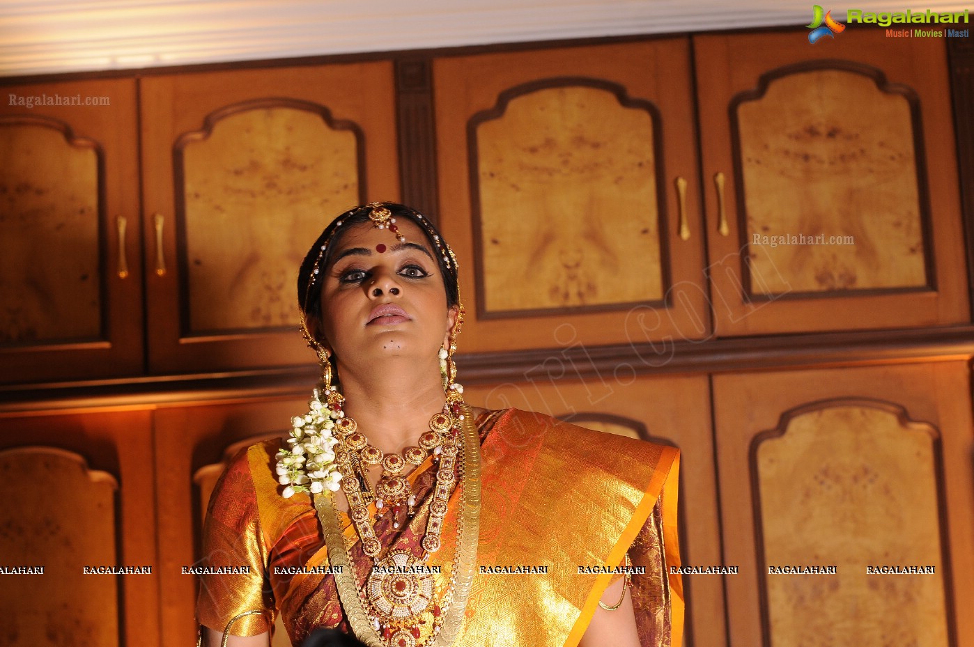 Priyamani in Wedding Dress, Photo Gallery, Images