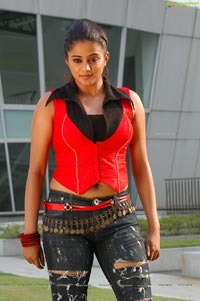 Priyamani 