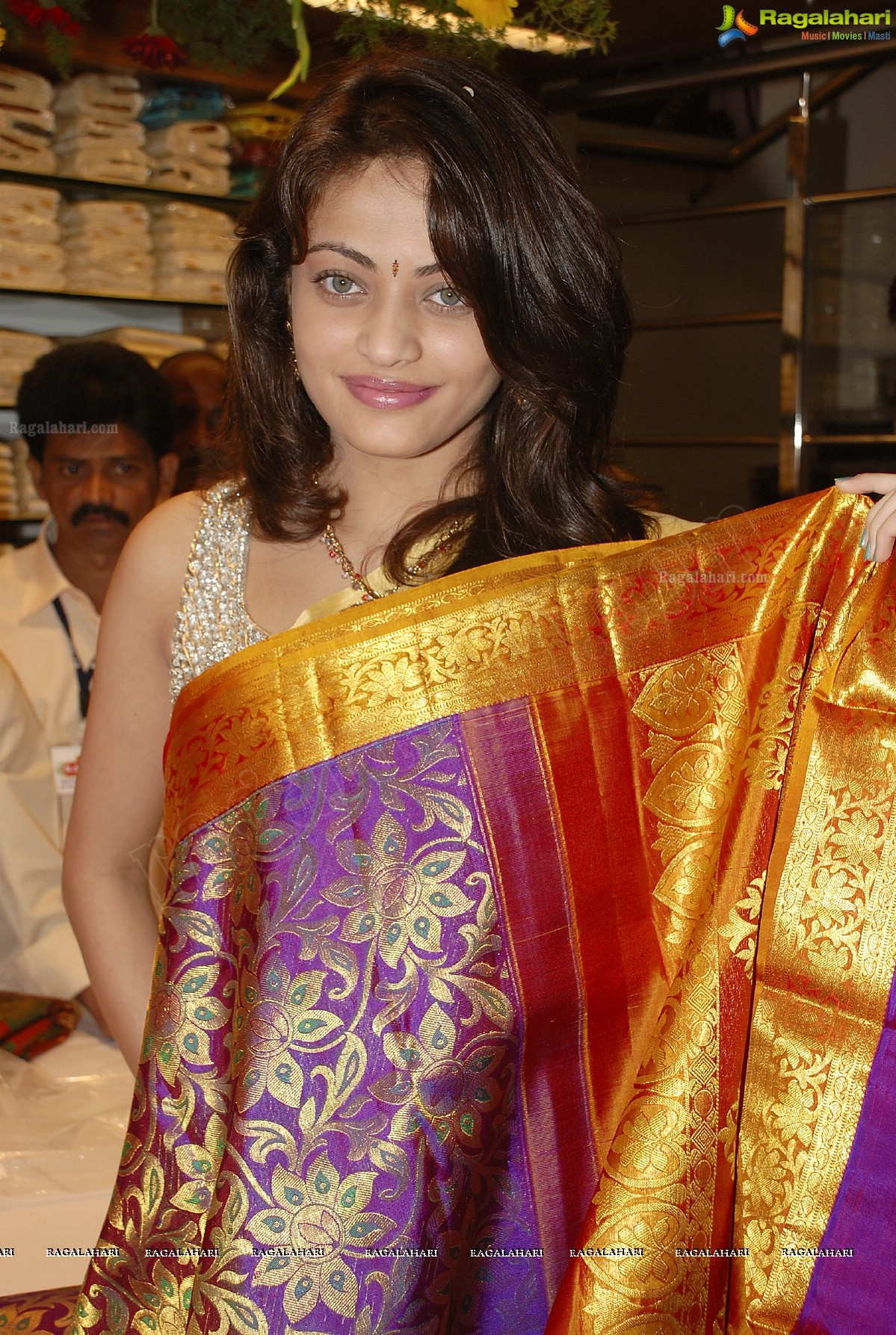 Sneha Ullal (Hi-Res)