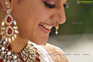 Taapsee perfoming Kerala Classical Dance Mohiniyattam