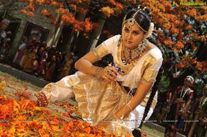 Taapsee perfoming Kerala Classical Dance Mohiniyattam