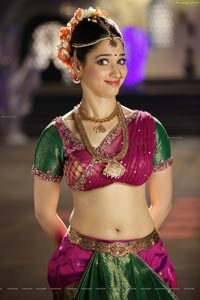 Cameraman Gangatho Rambabu Tamanna Extraordinary