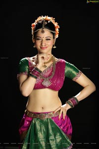 Cameraman Gangatho Rambabu Tamanna Extraordinary