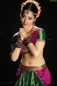 Cameraman Gangatho Rambabu Tamanna Extraordinary