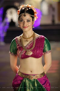 Cameraman Gangatho Rambabu Tamanna Extraordinary