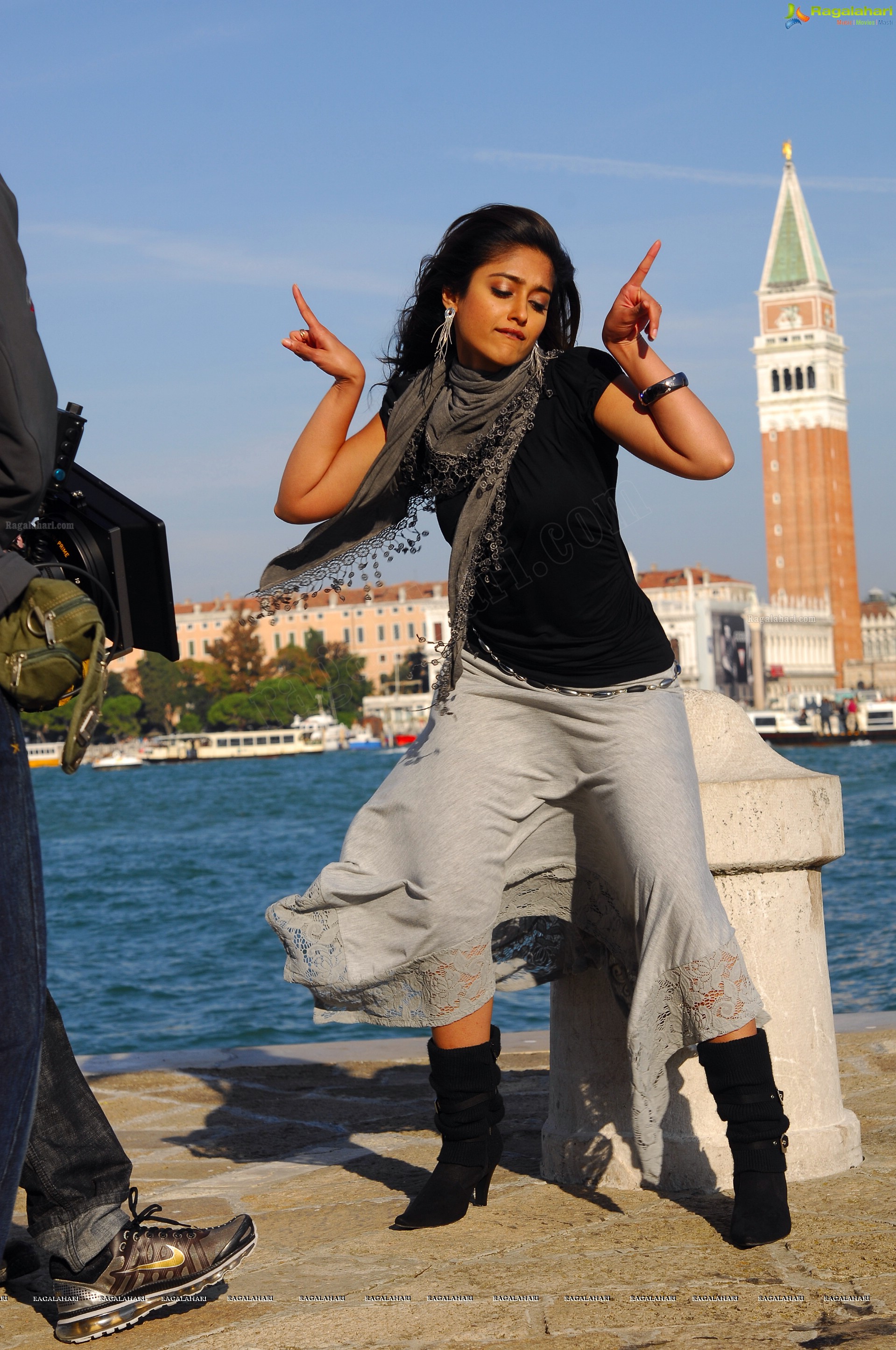 Goa Beauty Ileana in Italy -  Nenu Naa Rakshasi ( Padithinammo Song Stills )