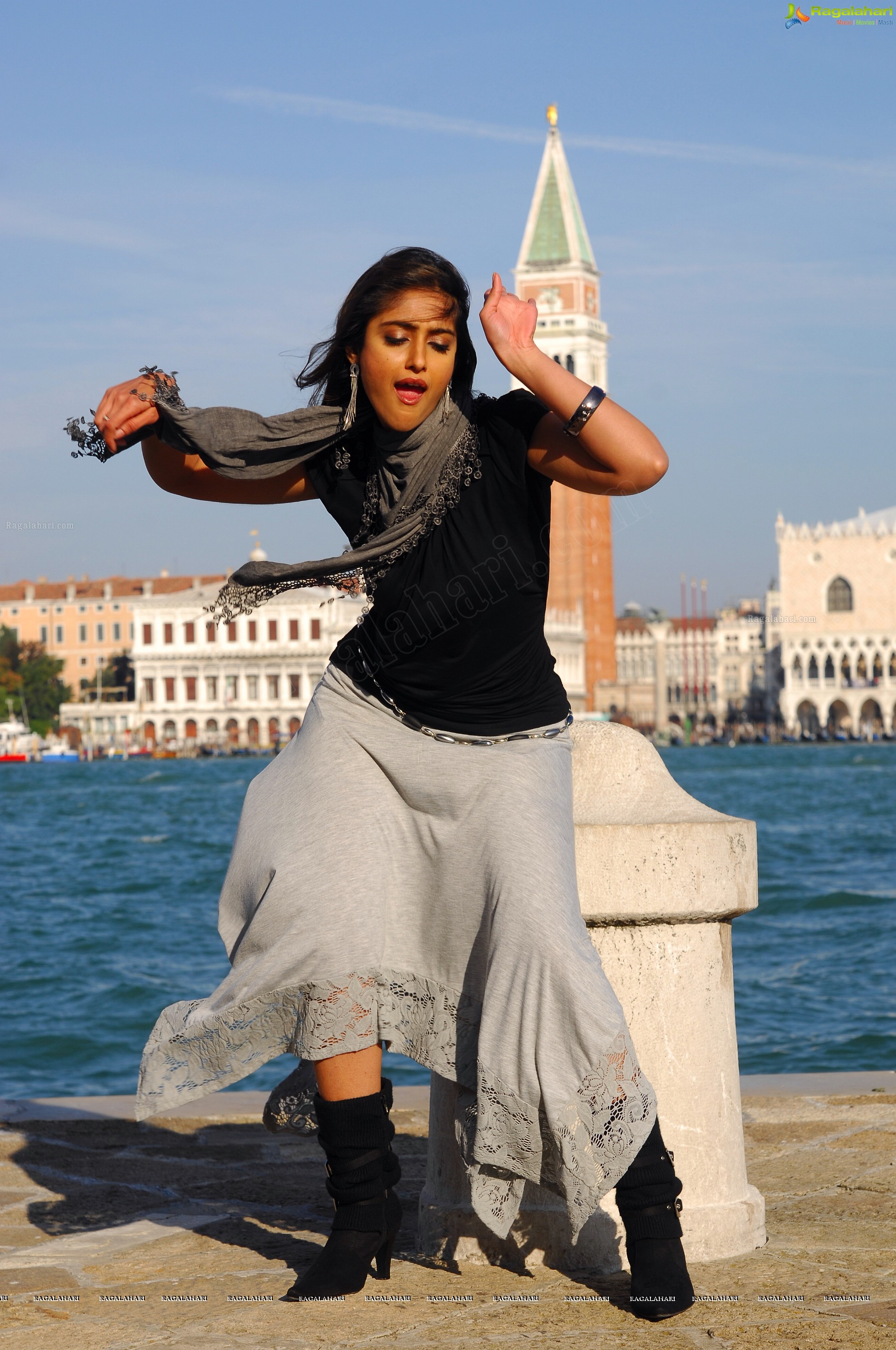 Goa Beauty Ileana in Italy -  Nenu Naa Rakshasi ( Padithinammo Song Stills )