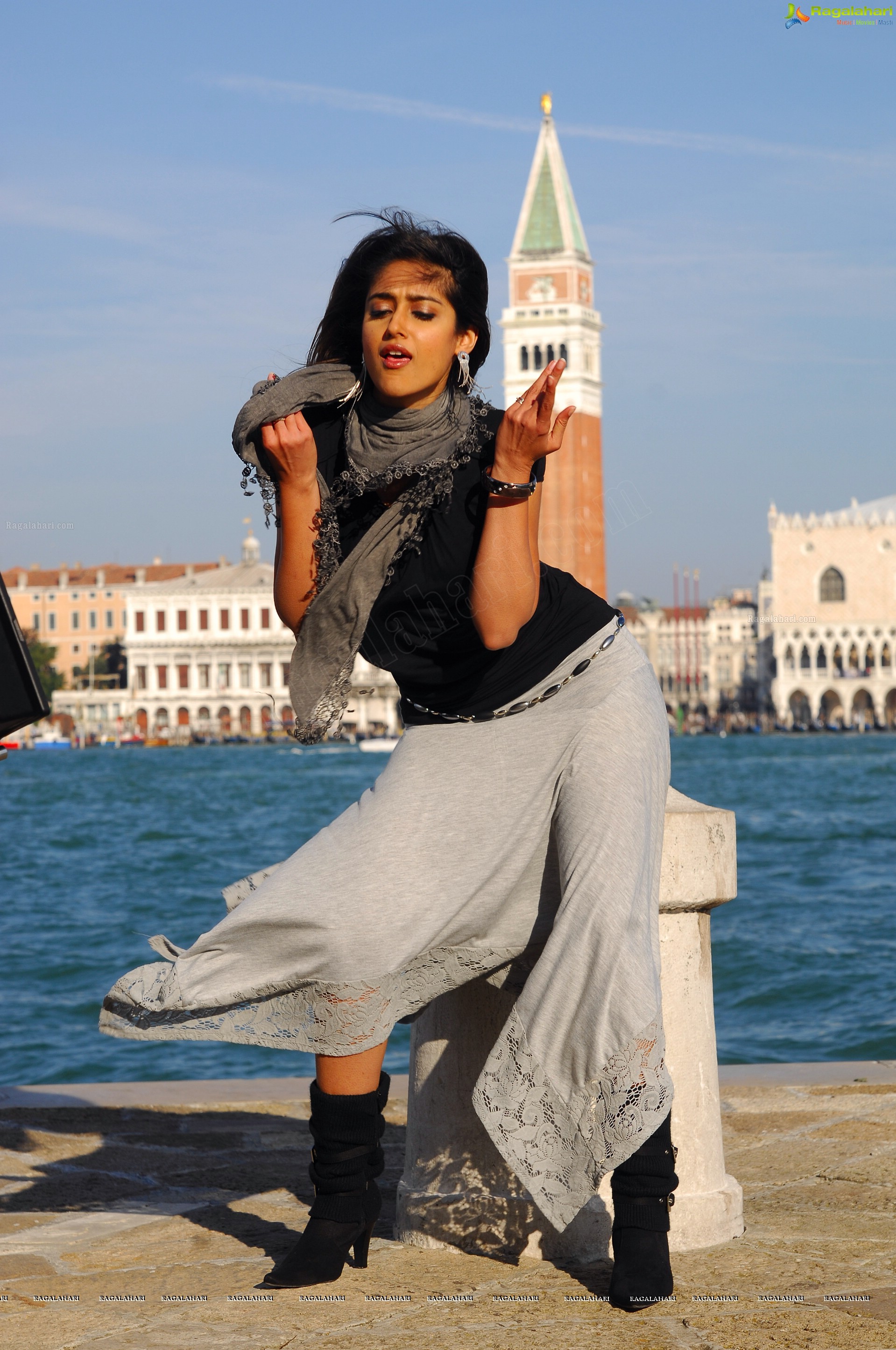 Goa Beauty Ileana in Italy -  Nenu Naa Rakshasi ( Padithinammo Song Stills )