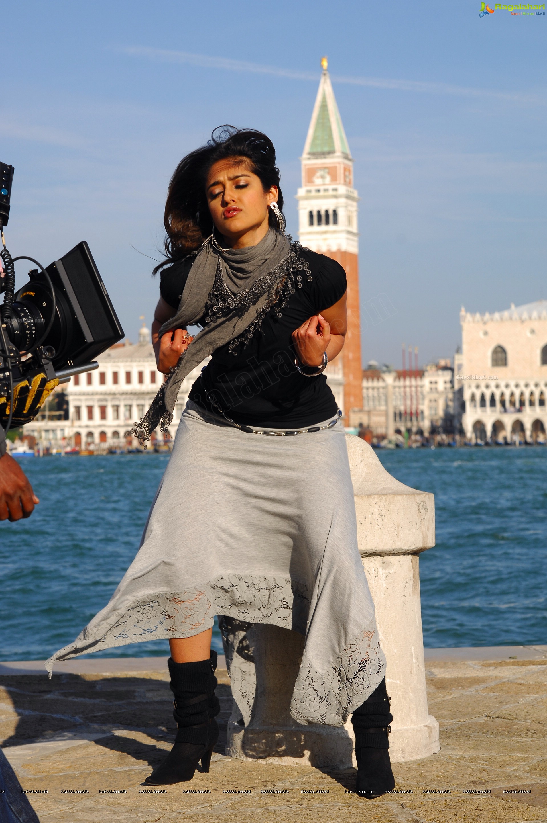 Goa Beauty Ileana in Italy -  Nenu Naa Rakshasi ( Padithinammo Song Stills )