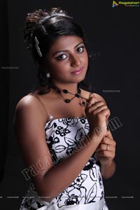 Bus Stop Heroine Rakshitha