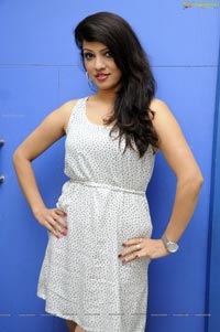 Actress Parinidhi