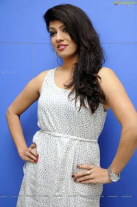Actress Parinidhi