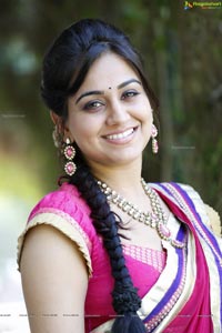 Aksha Hot in Saree