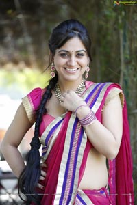 Aksha Hot in Saree