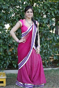 Aksha Hot in Saree