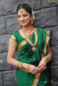 Haripriya Bridal Wear Saree