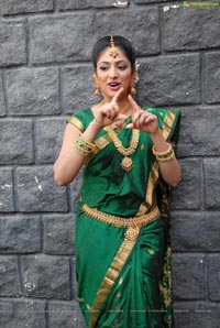 Haripriya Bridal Wear Saree